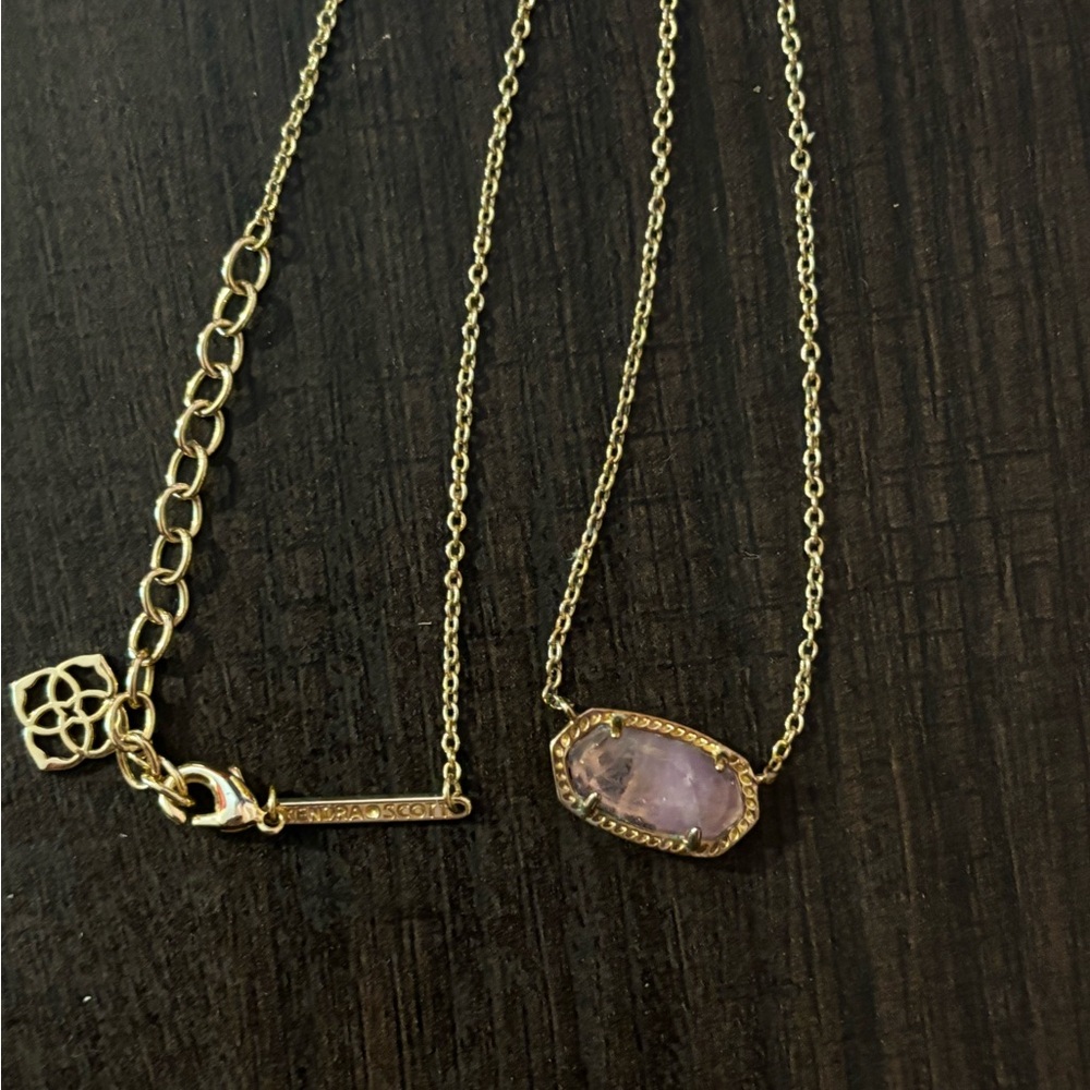 Kendra Scott necklace